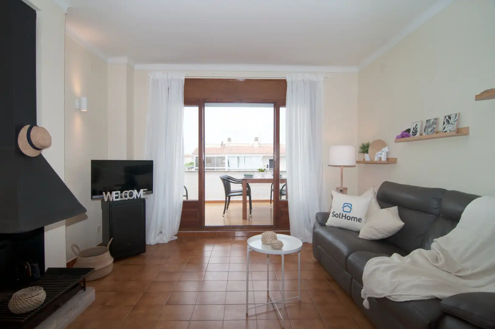 Sala de estar de Ático en venta en L'Escala con Calefacción, Terraza y Amueblado
