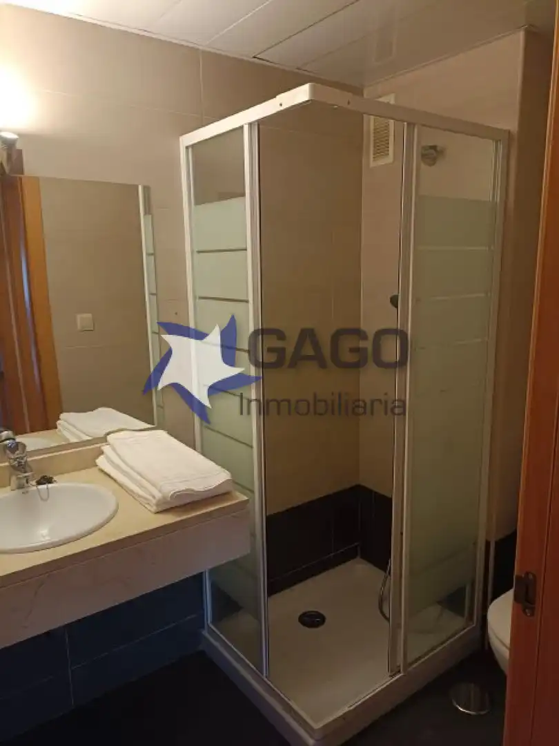 Bathroom of Flat for sale in Córdoba  with Air Conditioner, Heating and Storage room