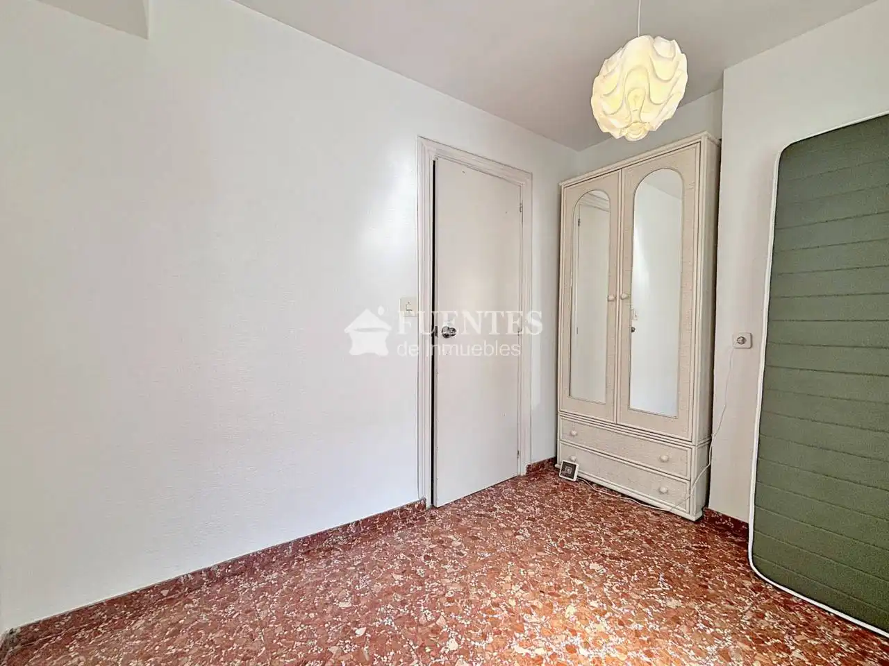 Habitación de Piso en venta en Alicante / Alacant con Terraza y Amueblado