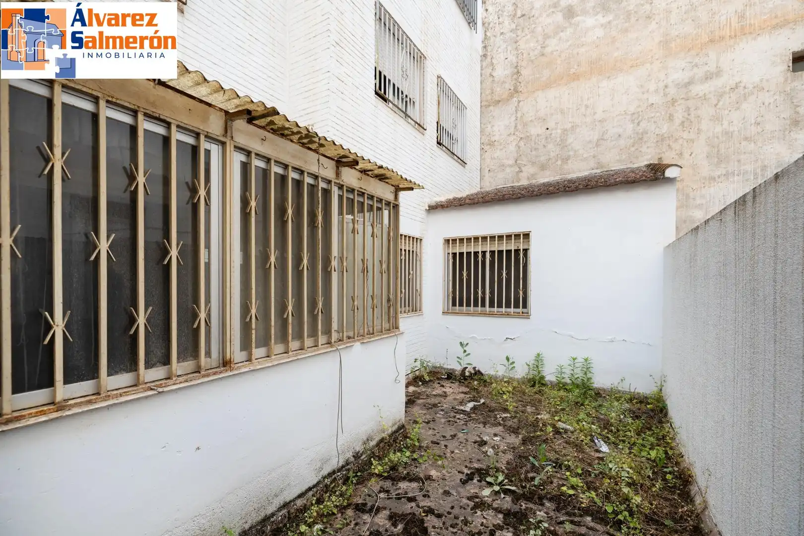 Vista exterior de Pis en venda en Granada