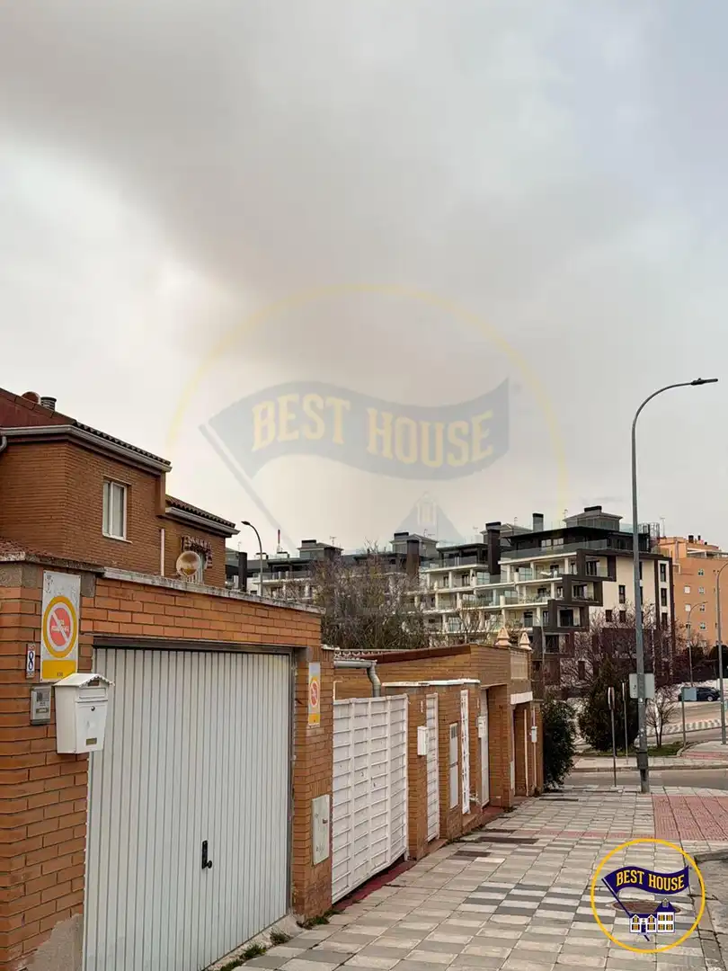 Detached homes for sale in Calle JOAQUIN RODRIGO , San Fernando - Carretera de Valencia