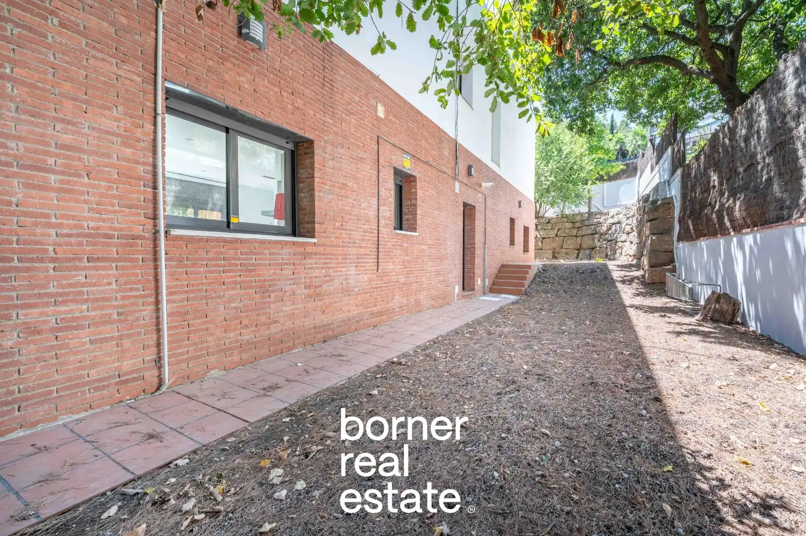 Vista exterior de Casa o chalet en venta en Sant Cugat del Vallès con Aire acondicionado, Calefacción y Jardín privado