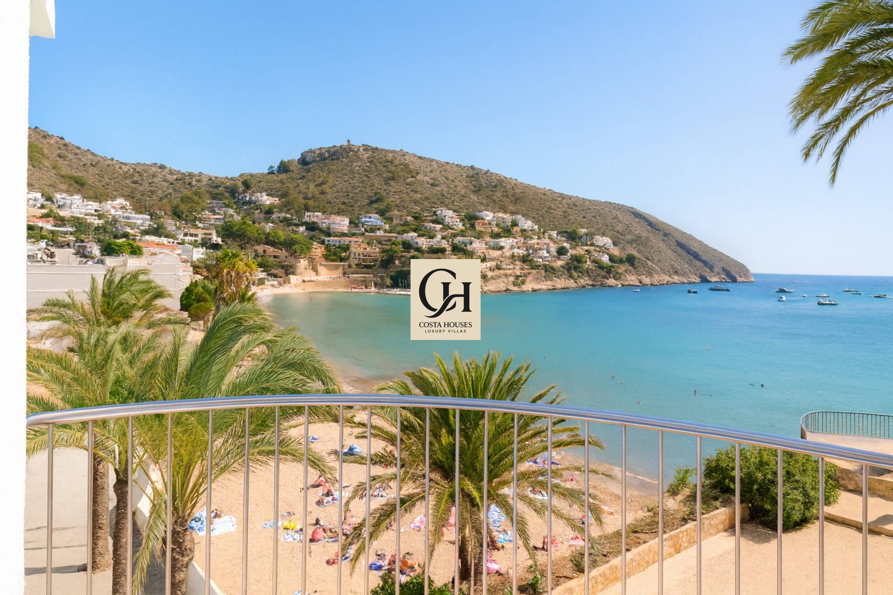 Vista exterior de Casa o xalet en venda en Moraira amb Aire condicionat, Calefacció i Jardí privat