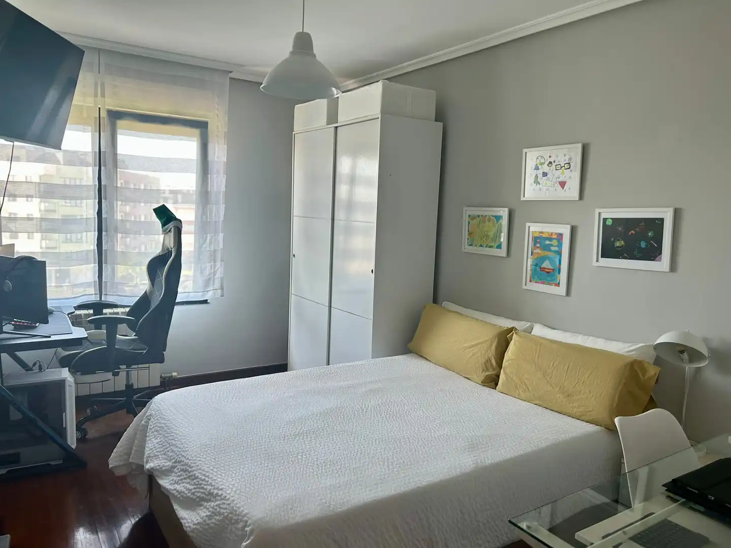 Dormitori de Casa o xalet en venda en Santander amb Calefacció, Jardí privat i Parquet