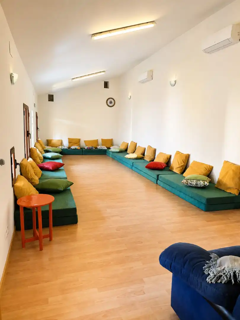 Sala d'estar de Casa o xalet en venda en Valdeverdeja amb Aire condicionat, Jardí privat i Terrassa