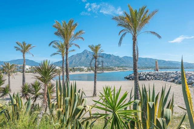 Casa adosada en Venta en Urbanización la Alzambra, 9 en La Dama de Noche - La Alzambra