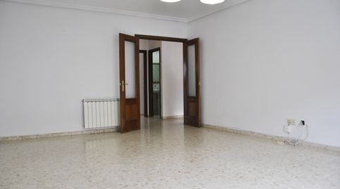 Foto 3 de Casa adosada en venda a Calle la Garza, Los Pinos - El Pilar, Plasencia