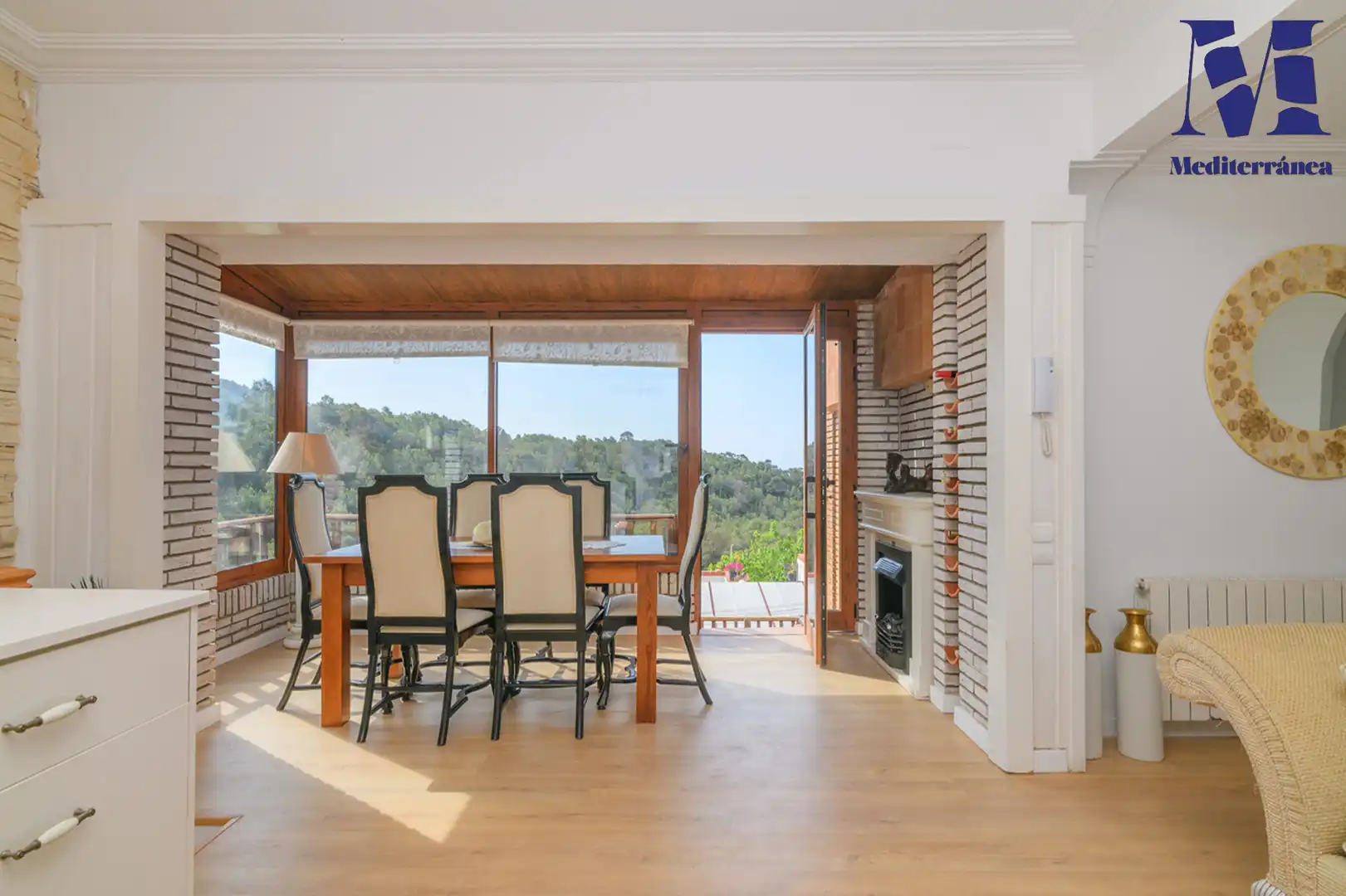 Menjador de Casa o xalet en venda en Sitges amb Jardí privat, Parquet i Terrassa
