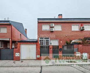 Exterior view of Single-family semi-detached for sale in Rivas-Vaciamadrid