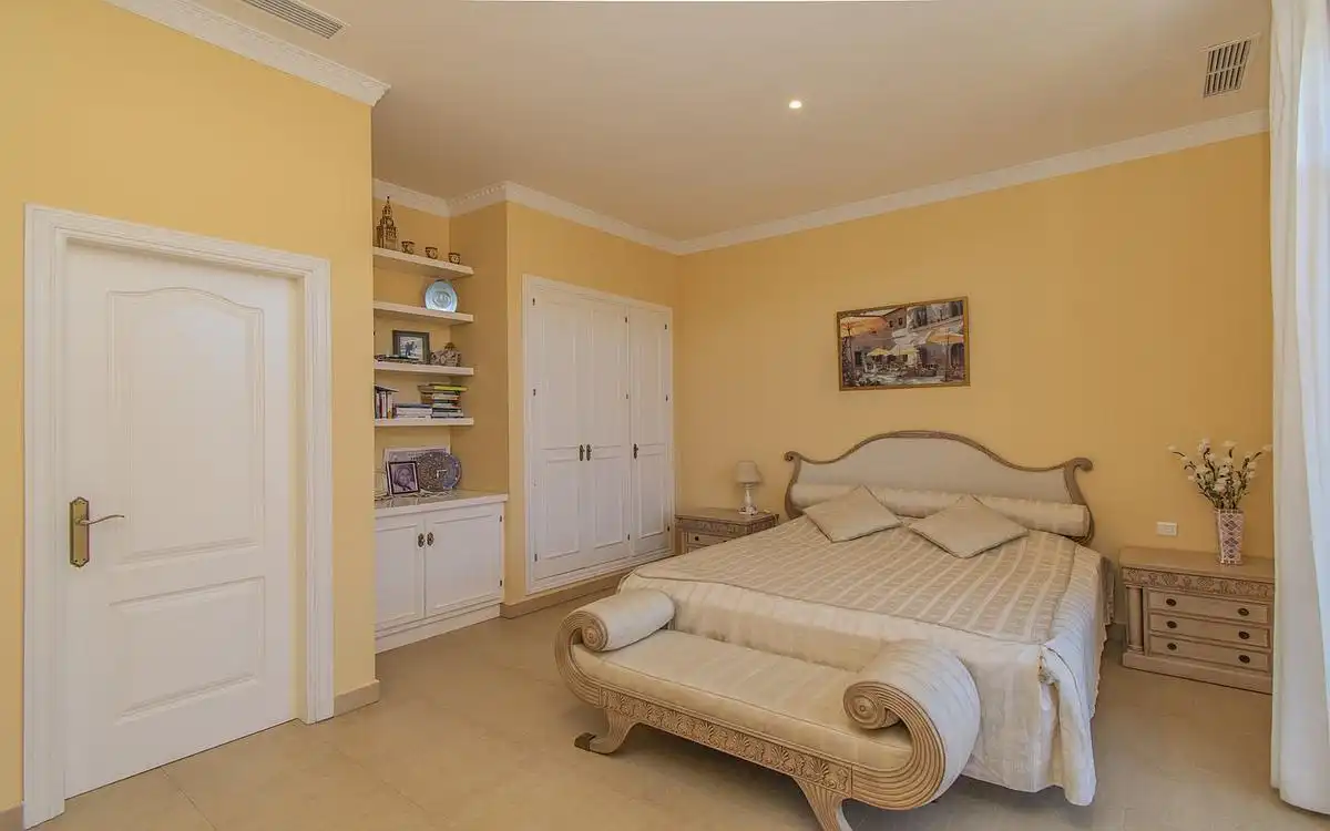 House with pool for sale in Estepona Pueblo, imagen 13