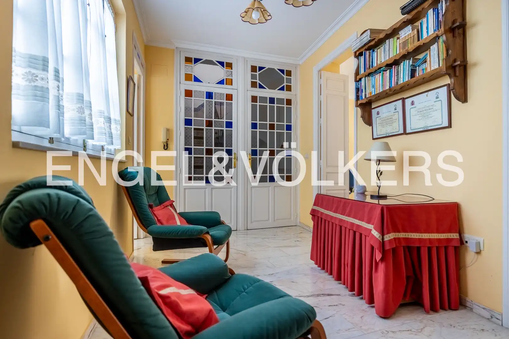 Haus oder Chalet zum Verkauf in Sevilla mit Klimaanlage, Heizung und Balkon