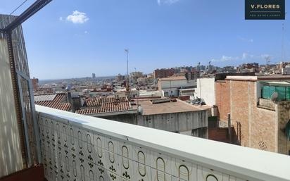 Vista exterior de Àtic en venda en L'Hospitalet de Llobregat amb Aire condicionat i Terrassa