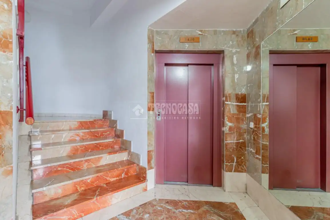 Piso en venta en Madrid con Trastero y Amueblado