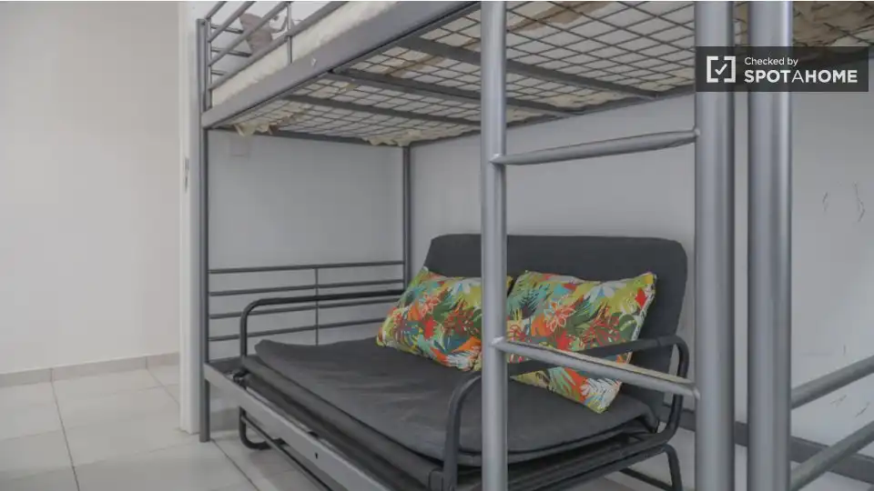 Habitación en Cortes - Huertas