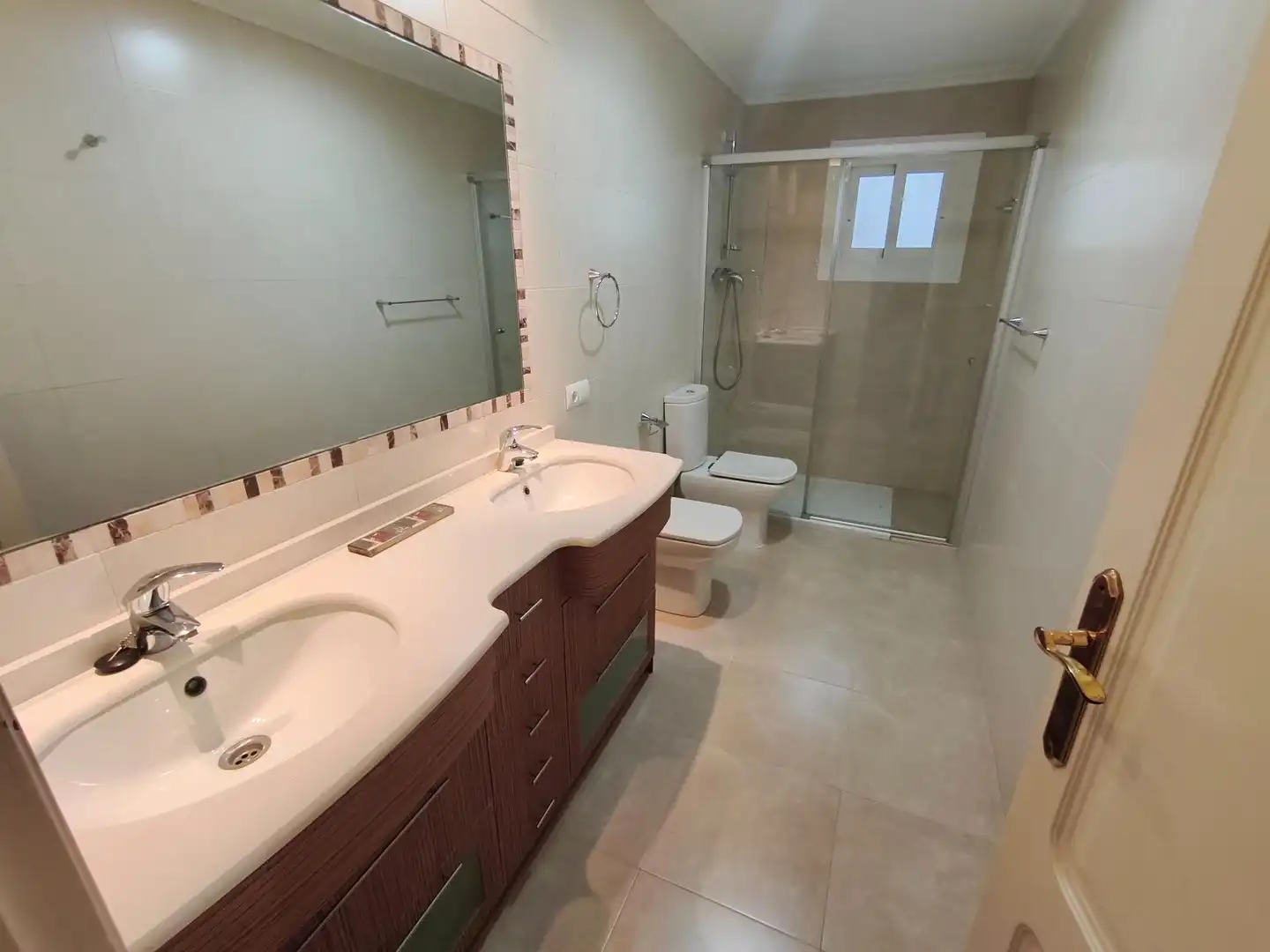 Bathroom of Flat for sale in Elche / Elx  with Terrace and Balcony
