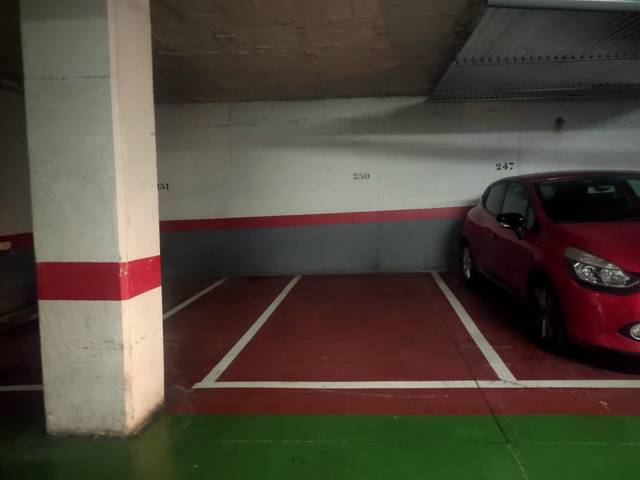 Garaje en Venta en Avenida del Editor Ángel Caffarena en Los Almendros - El Limonero - El Tomillar