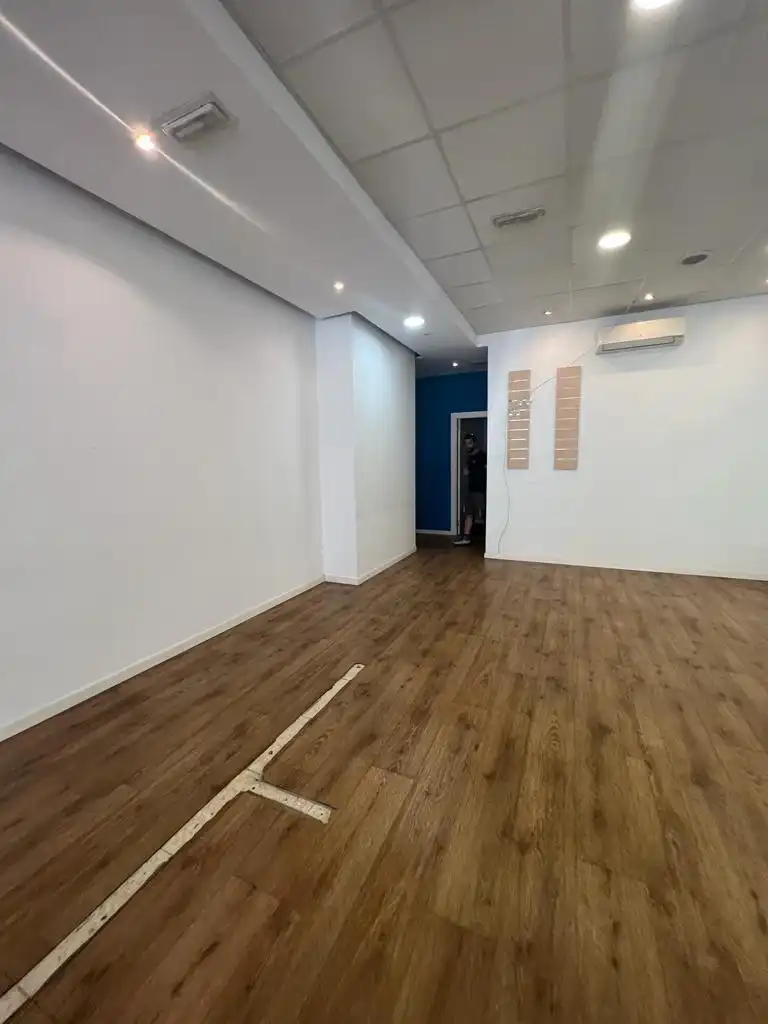 Local comercial en venda a Centro Urbano, imagen 2