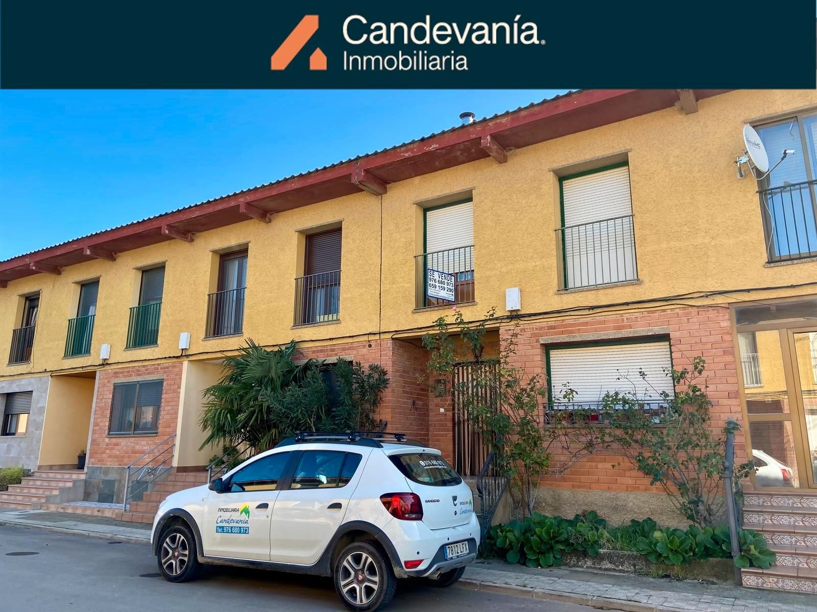 Vista exterior de Casa adosada en venda en Gurrea de Gállego amb Calefacció i Jardí privat