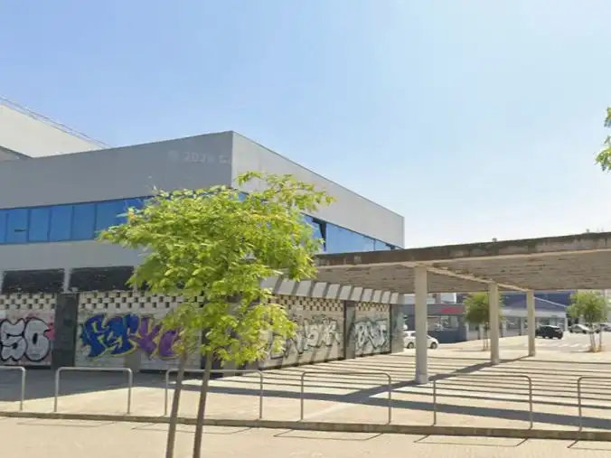 Local de lloguer a Avenida Tecnología, 26, San Jerónimo - La Bachillera
