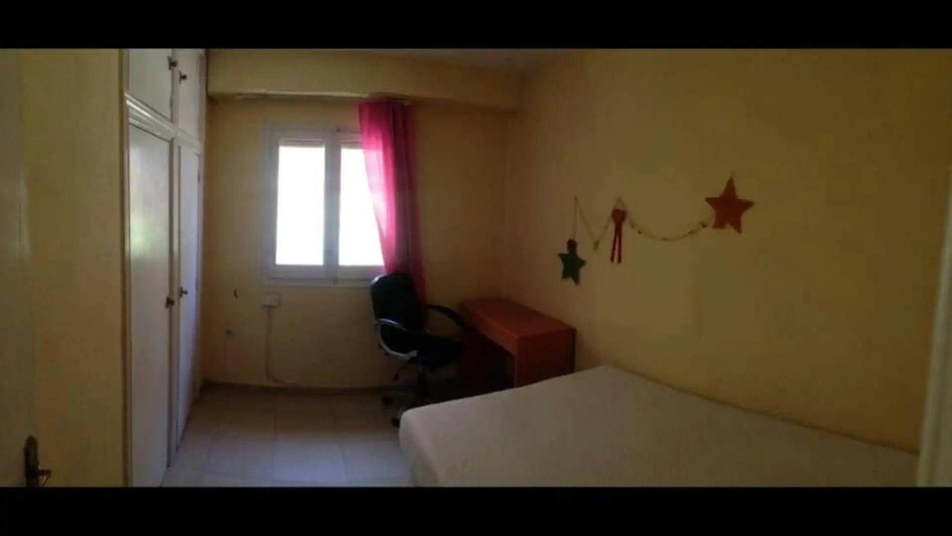 Bedroom of Flat for share in Algirós
