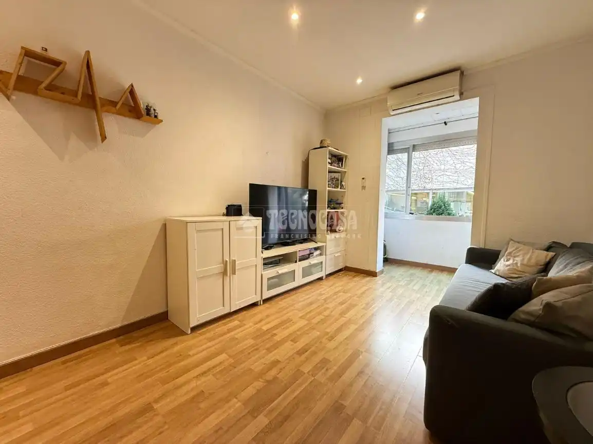 Living room of Flat for sale in Barcelona  with Air Conditioner and Balcony