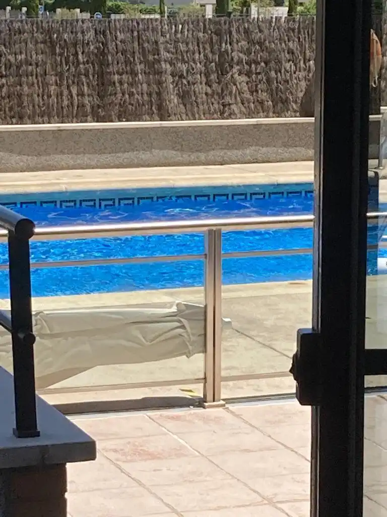 Swimming pool of Flat for rent in Madrid  with Air Conditioner, Heating and Parquet flooring