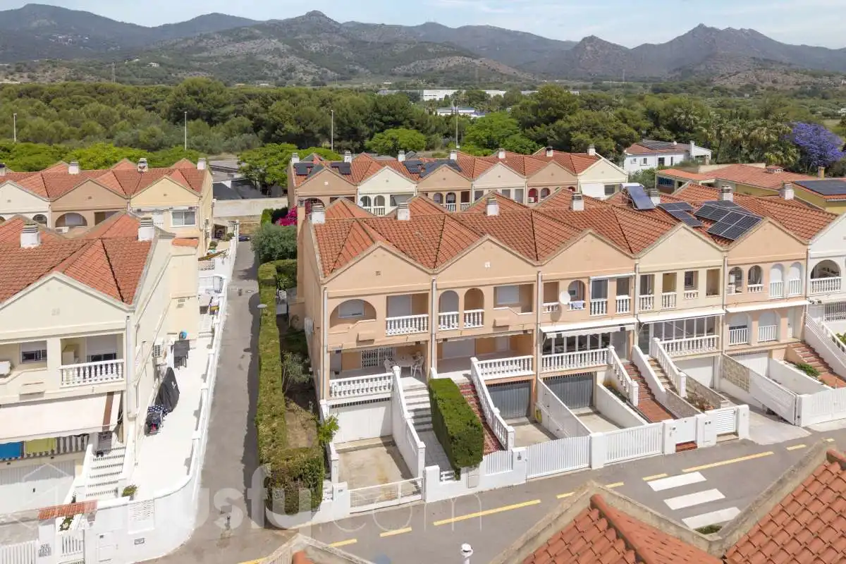 Exterior view of Detached homes for rent in Benicasim / Benicàssim  with Air Conditioner, Heating and Terrace