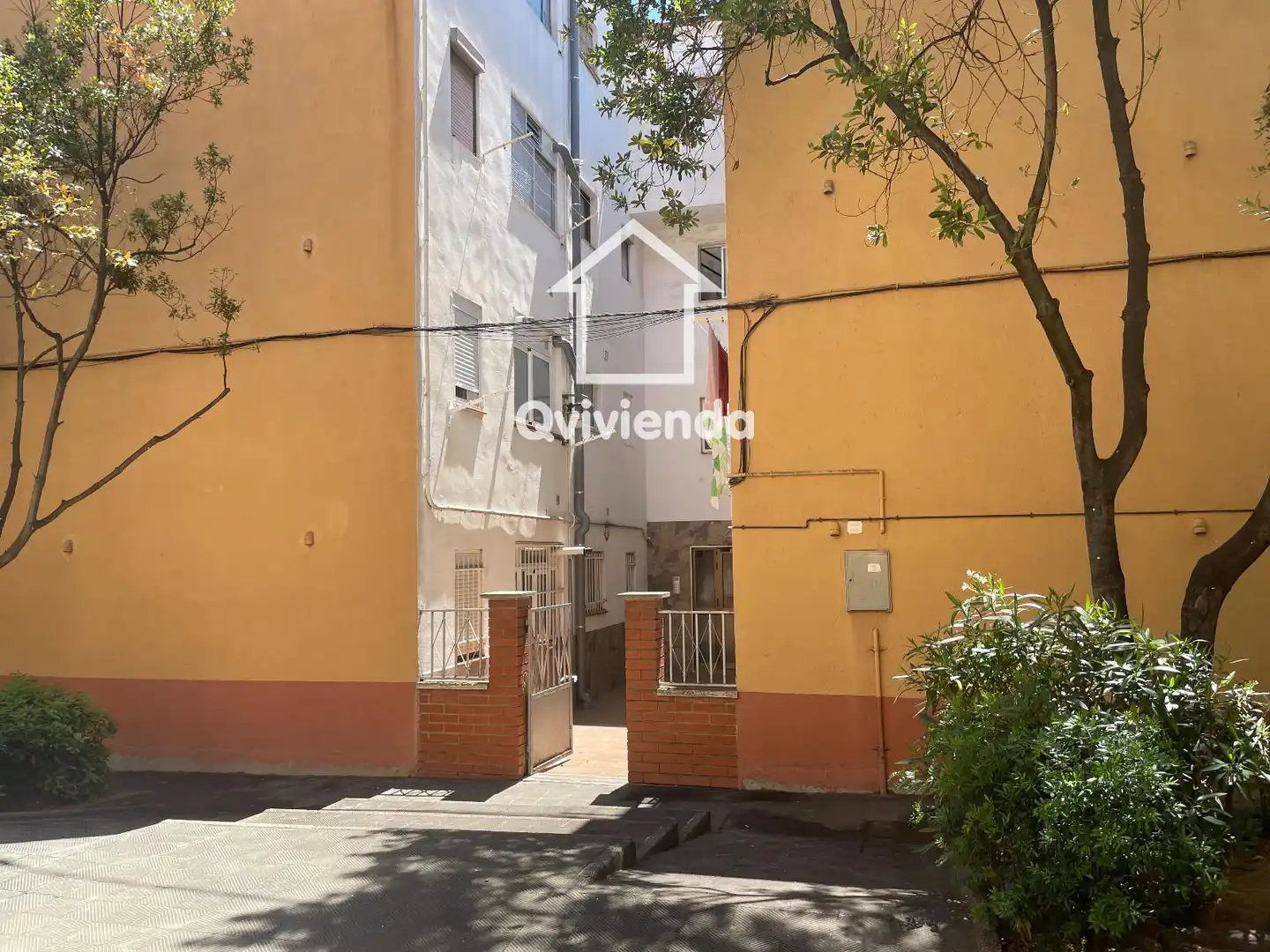 Vista exterior de Piso en venta en Santa Coloma de Gramenet