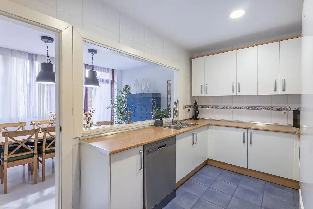 Cocina de Casa adosada en venta en Motril con Terraza, Balcón y Piscina comunitaria
