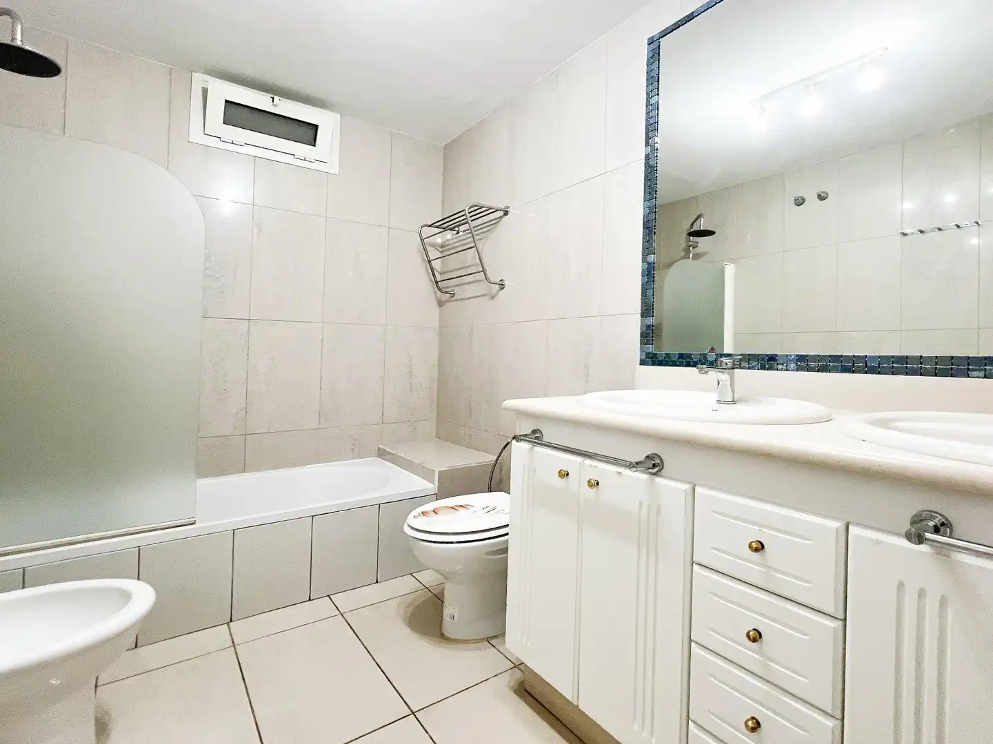 Badezimmer von Wohnungen zum Verkauf in Adeje mit Klimaanlage, Terrasse und Möbliert