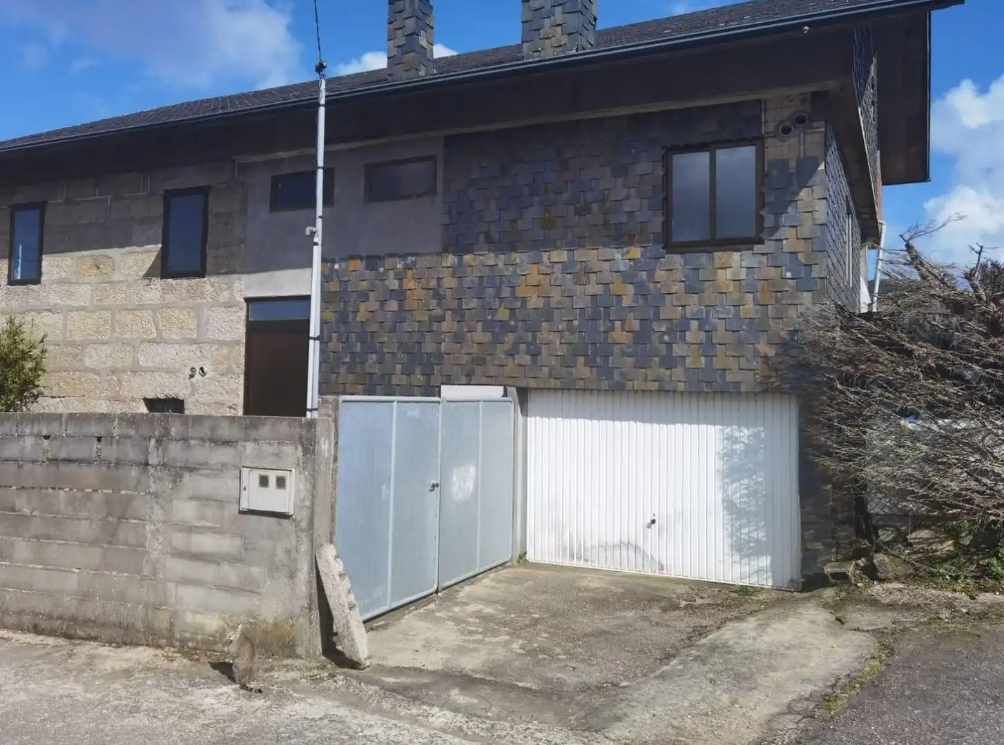 Houses for sale in as Tomadas, Chandebrito