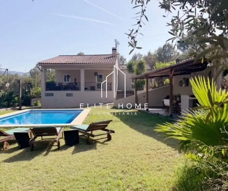 Vista exterior de Casa o xalet en venda en Tales amb Aire condicionat, Calefacció i Jardí privat