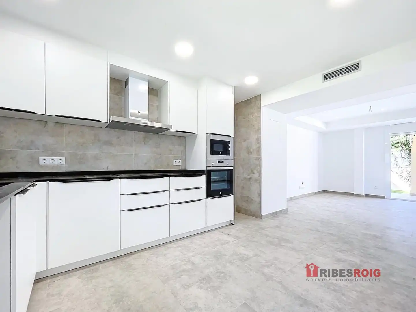 Detached homes for sale in Circumval Lacio, Centre