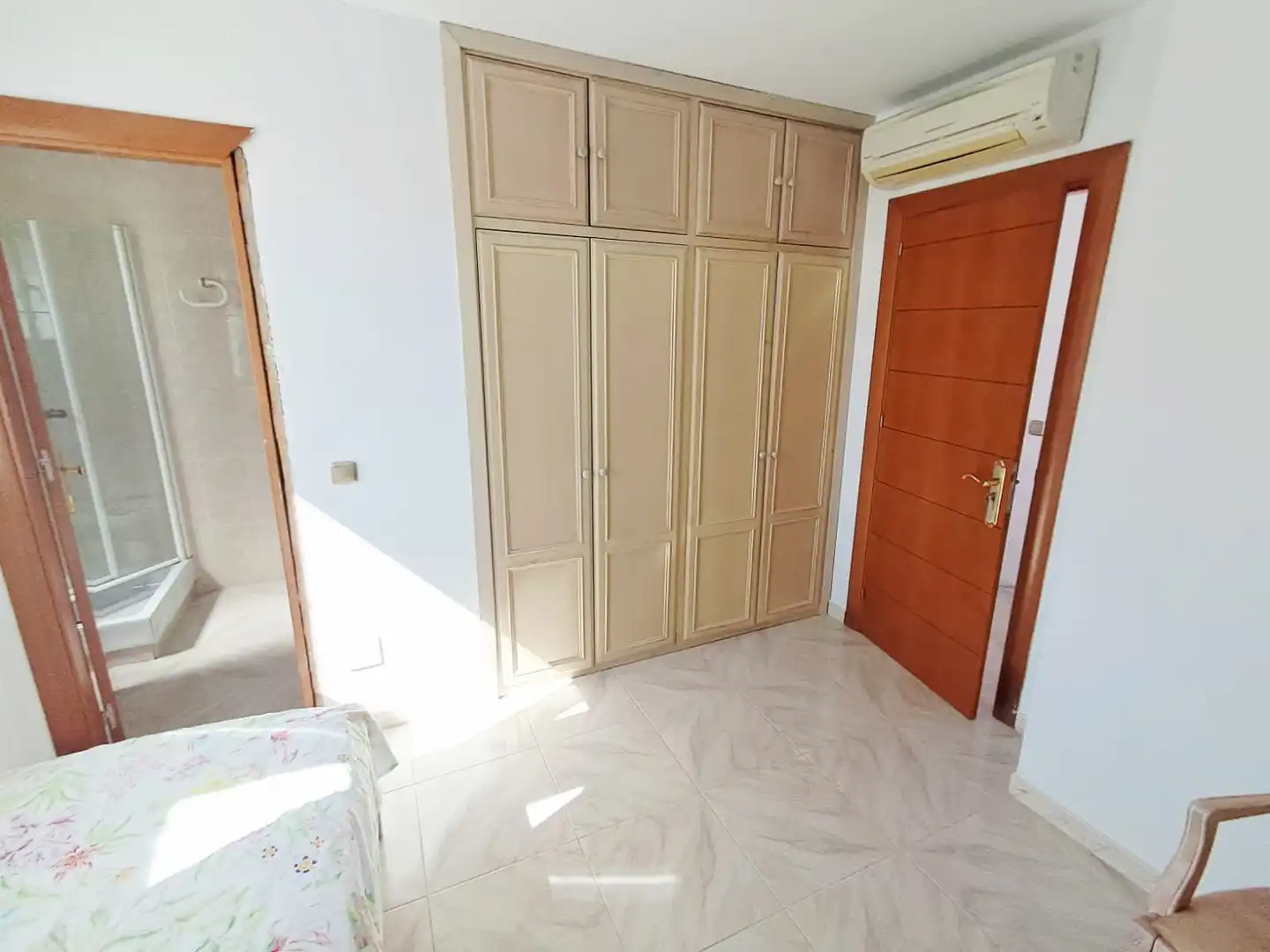 Dormitori de Casa adosada en venda en Benalmádena amb Aire condicionat, Calefacció i Jardí privat