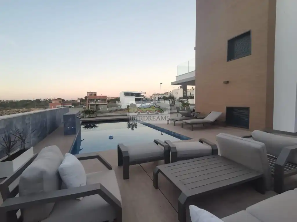Casa en venta en Calle Wenceslao Fdez Florez-Cmo S/N, imagen 2
