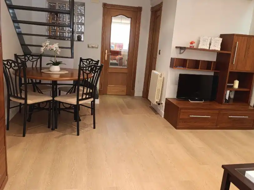 Menjador de Casa o xalet en venda en Burgos Capital amb Terrassa