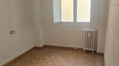 Foto 2 von Wohnung zur Miete in Del Doctor Velasco, Jerónimos, Madrid Capital