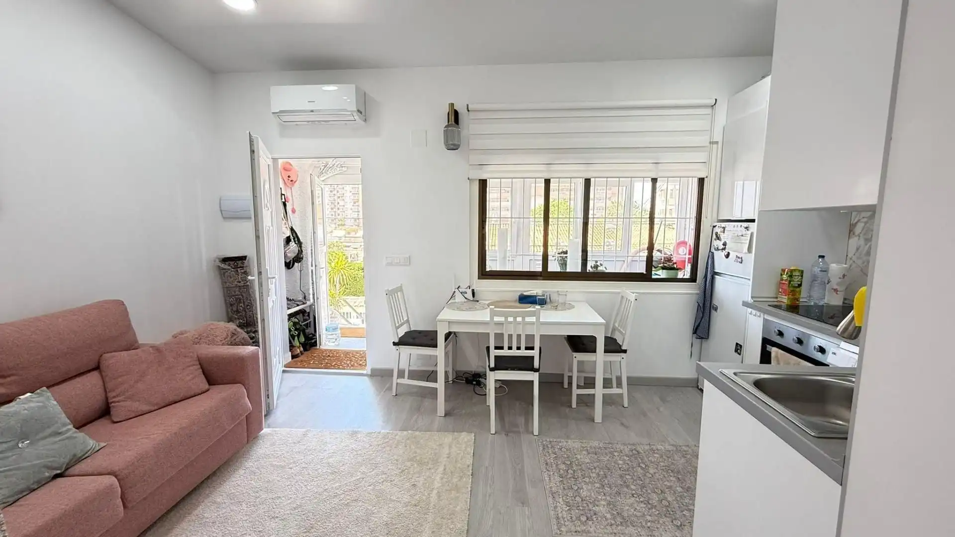 Living room of Houses for sale in Torrevieja  with Air Conditioner, Terrace and Furnished