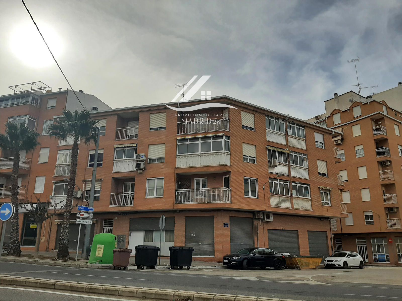 Vista exterior de Pis en venda en Villena amb Terrassa