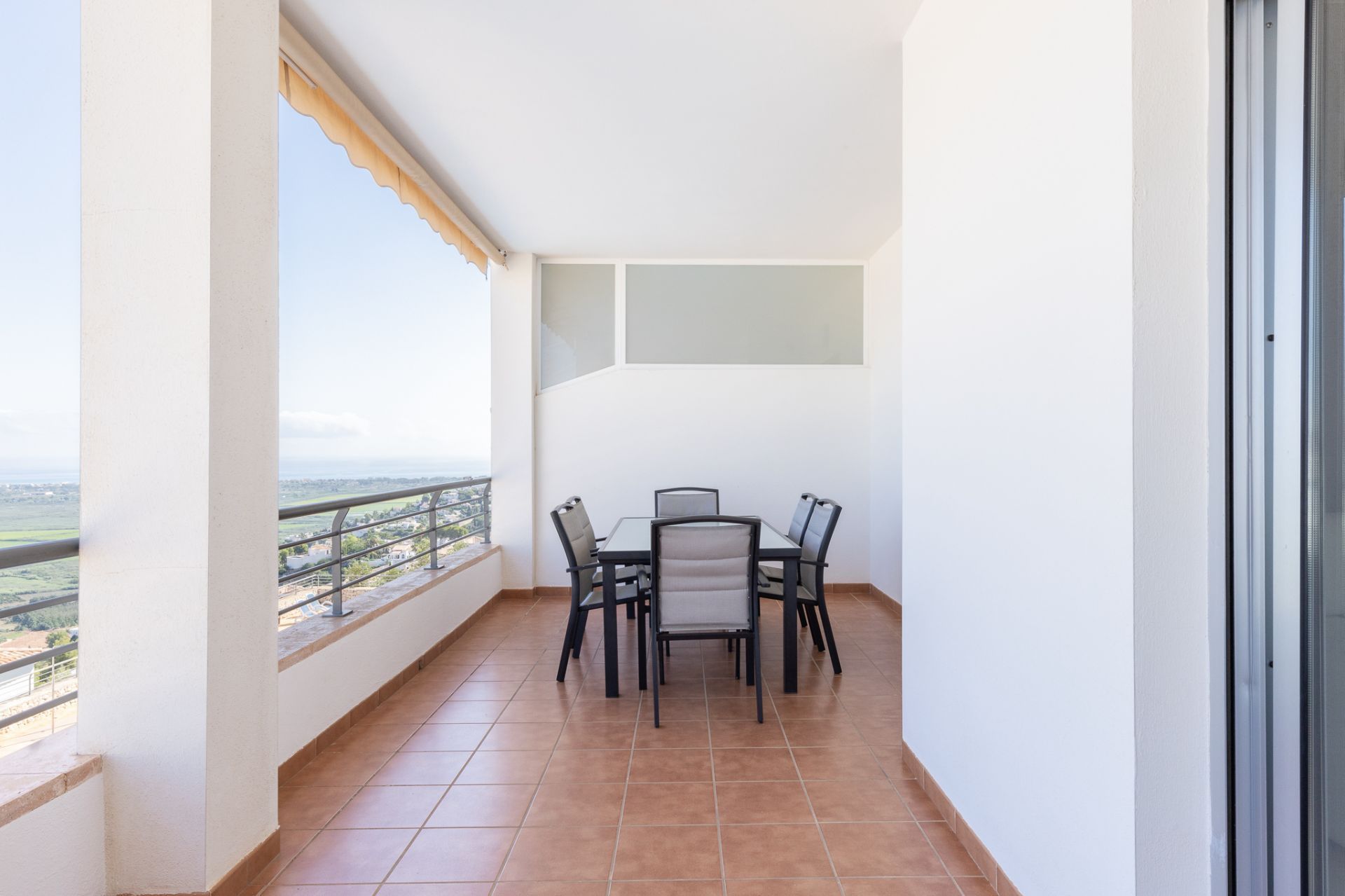 Terrasse von Dachboden miete in Pego mit Klimaanlage, Heizung und Terrasse