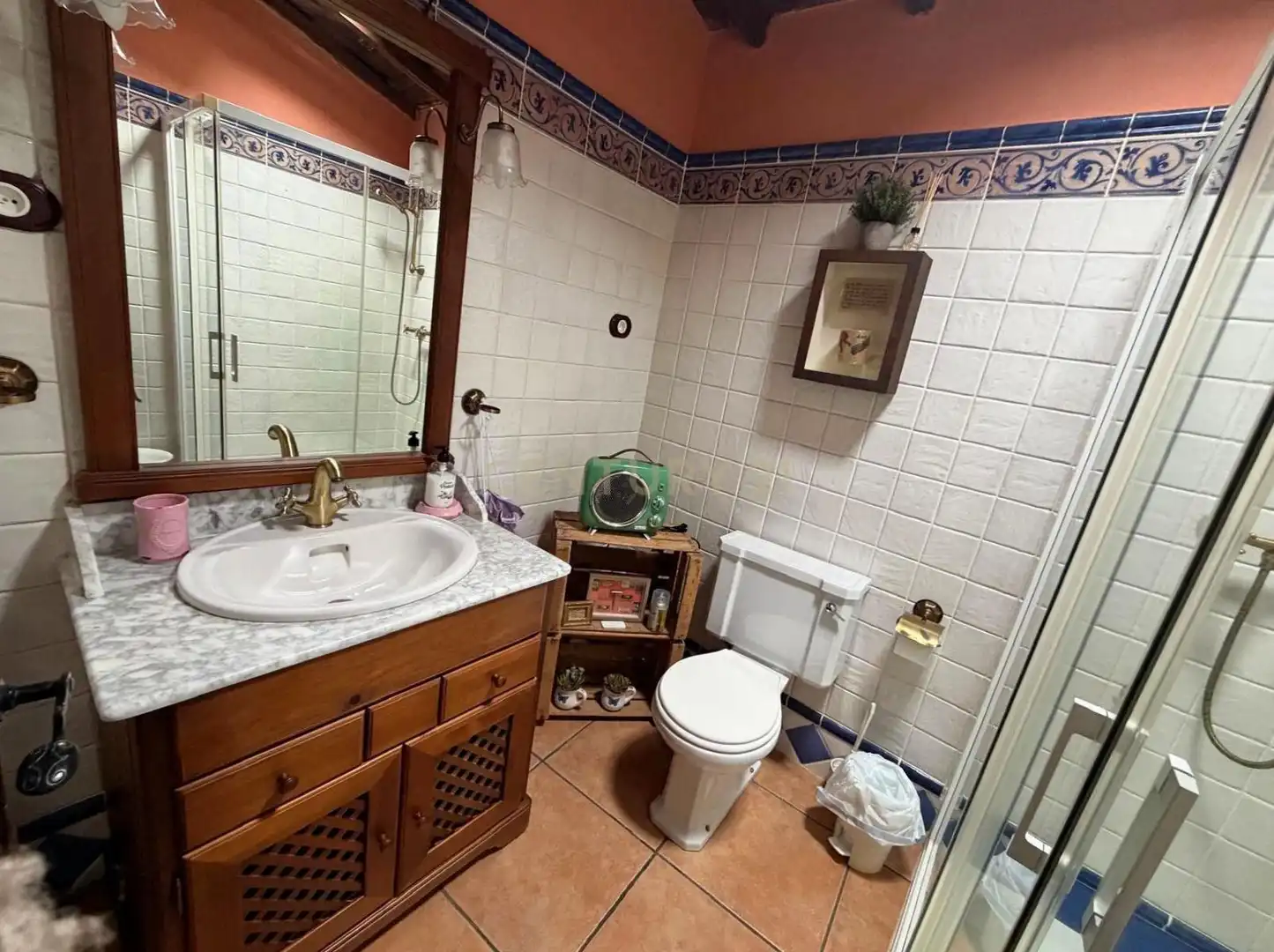 Badezimmer von Country house zum Verkauf in Villamiel mit Klimaanlage, Mikrowelle und Fernseher