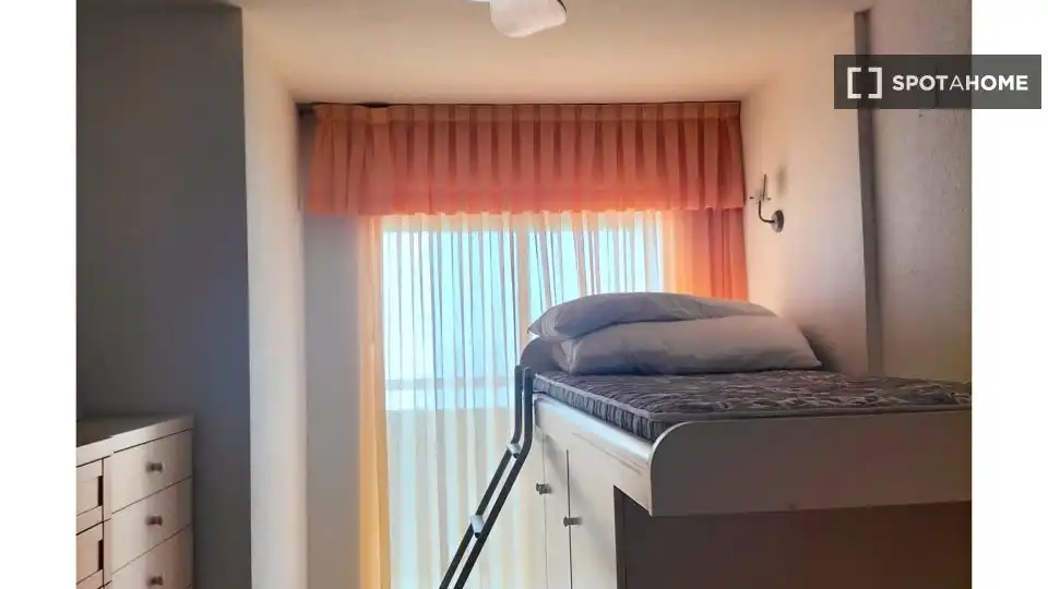 Zimmer in Playa Poniente