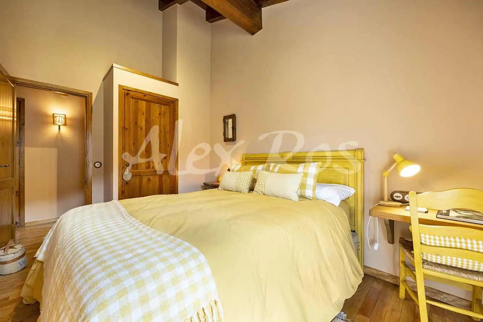 Bedroom of Houses for sale in Urús  with Heating, Private garden and Terrace