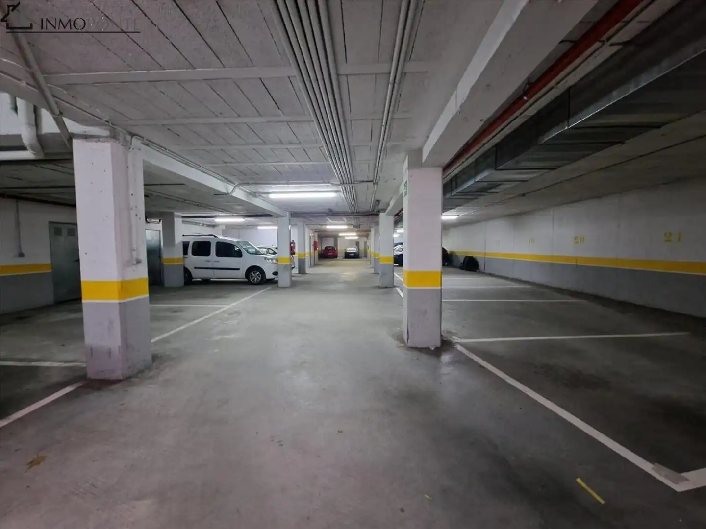 Parkplatz von Garage zum Verkauf in Cangas 