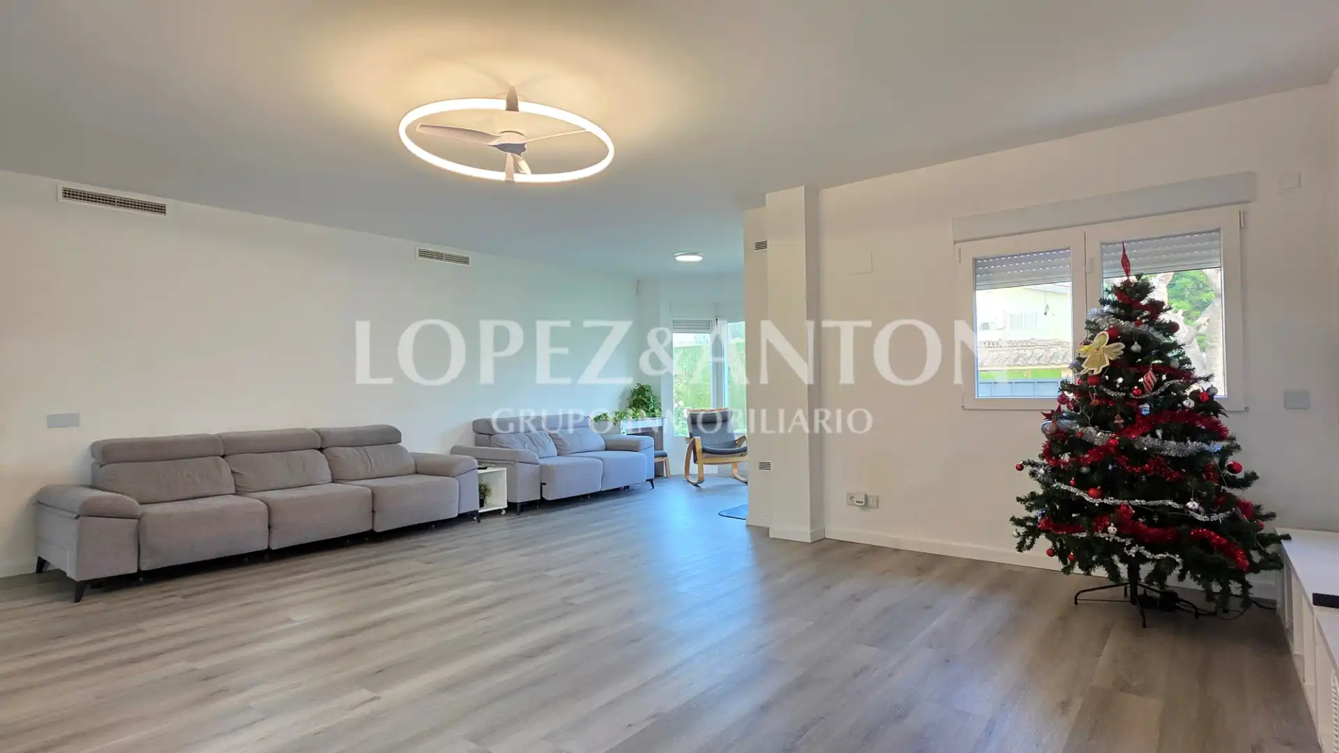 Wohnzimmer von Haus oder Chalet zum Verkauf in L'Eliana mit Klimaanlage, Heizung und Privatgarten