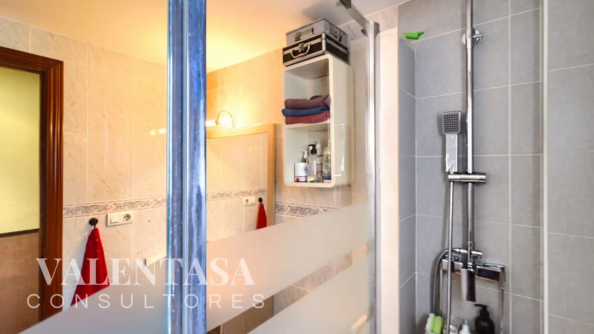Baño de Piso en venta en Valencia con Aire acondicionado, Calefacción y Amueblado