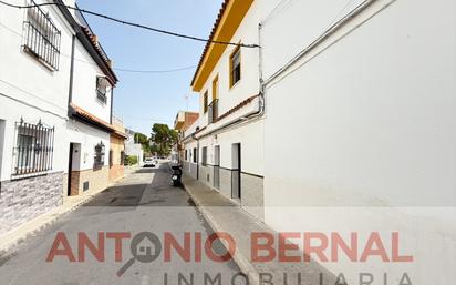 Vista exterior de Casa o xalet en venda en Jerez de la Frontera amb Terrassa i Balcó