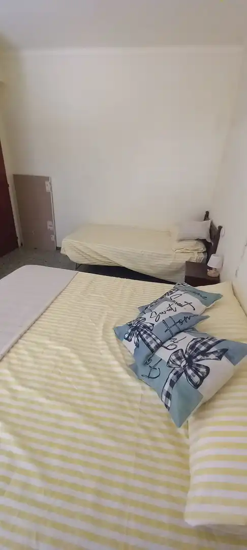 Dormitori de Apartament en venda en Roses amb Jardí privat