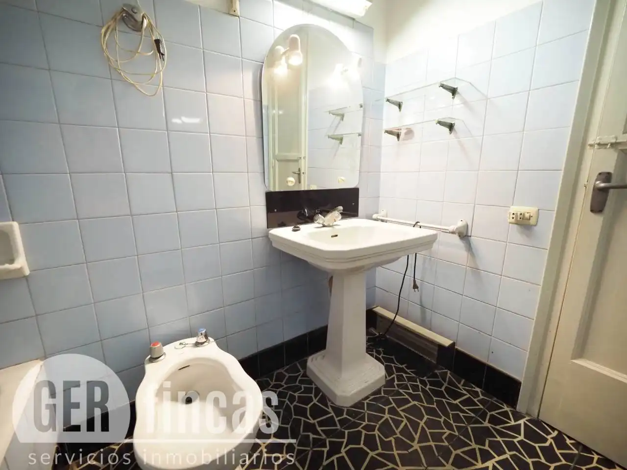 Baño de Piso en venta en Terrassa con Terraza