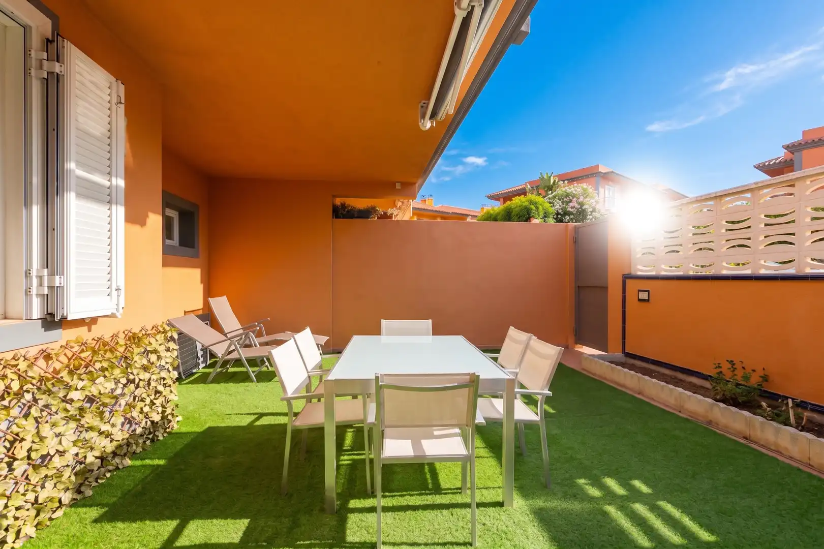 Terrasse von Einfamilien-Reihenhaus zum Verkauf in Puerto de la Cruz mit Klimaanlage, Heizung und Privatgarten